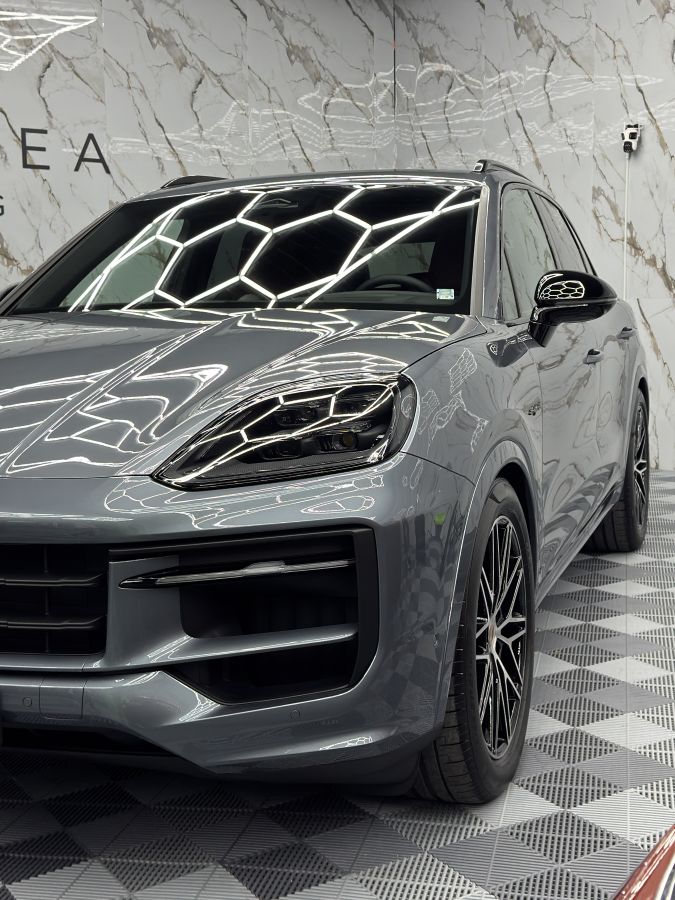 Автомобил със защитно PPF фолио - проект 24
