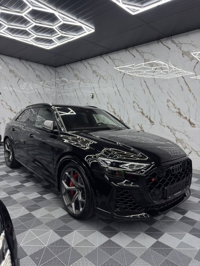 Автомобил със защитно PPF фолио - проект 60