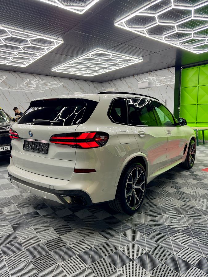 Автомобил със защитно PPF фолио - проект 9